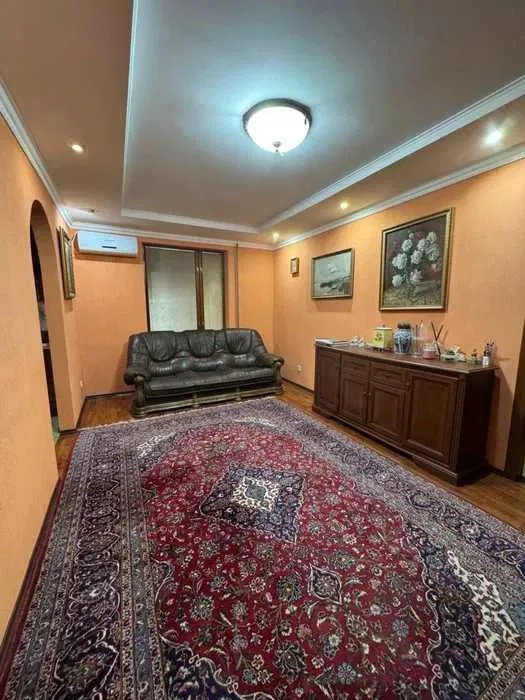 Продаж 3-кімнатної квартири, район Митниця.